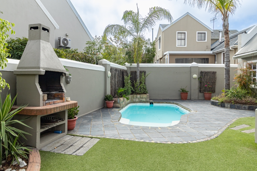 4 Bedroom Property for Sale in Zevendal Western Cape